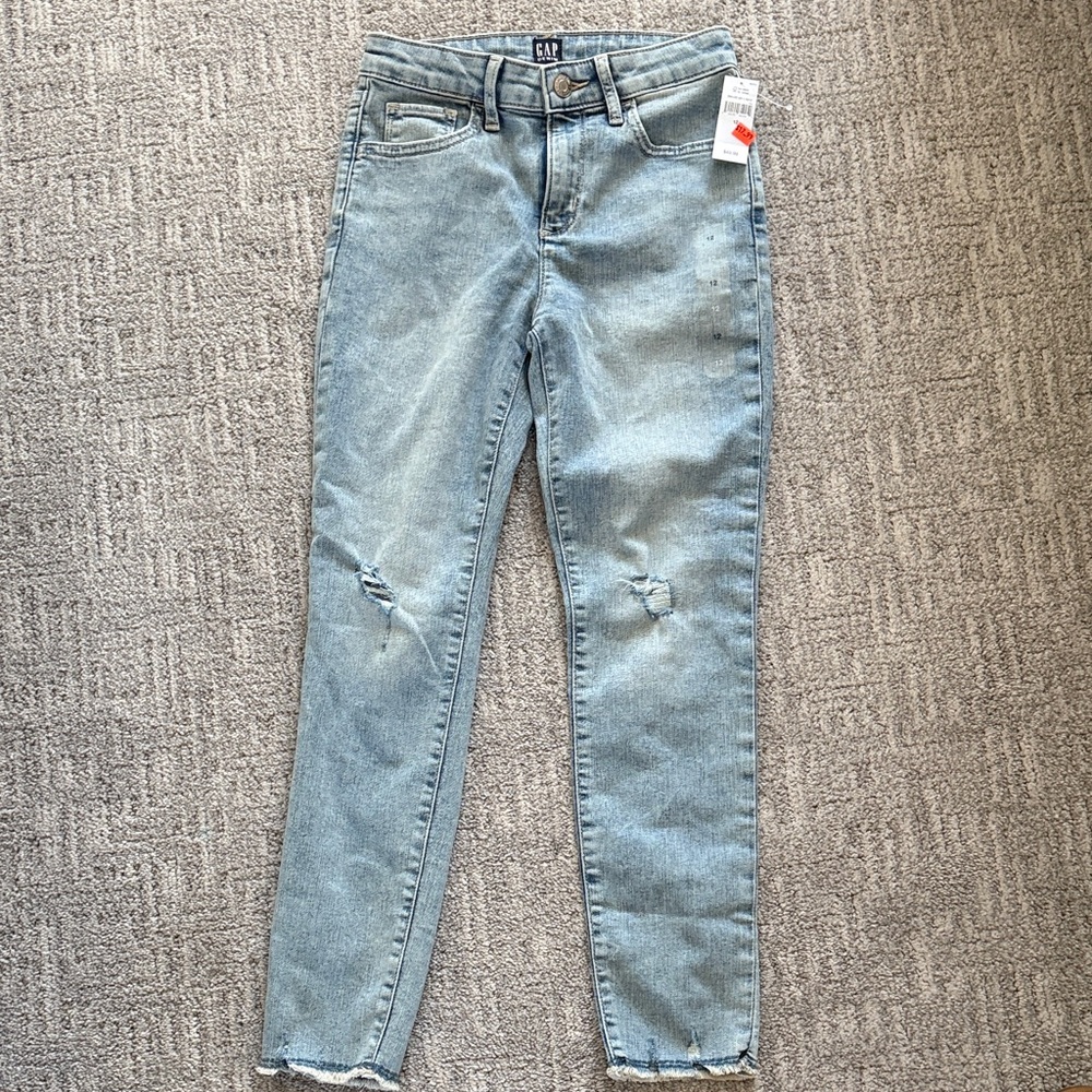 GAP Women's Light Wash Skinny Jeans with Knee Distress